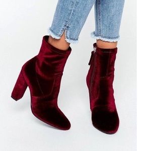 Steve Madden Edit velvet burgundy bootie